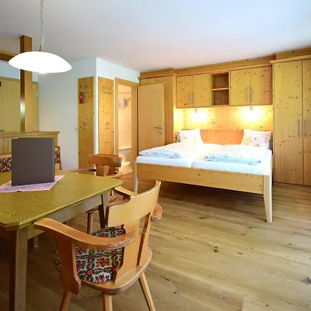 Gaestehaus Waltl Bed and Breakfast 3*